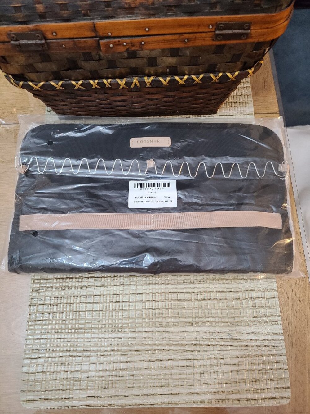 BAGSMART Hanging Jewelry Organizer Storage Roll with Hanger NEW!